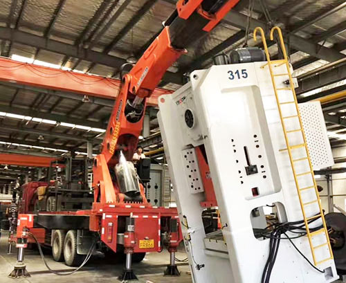 东凤镇附近随车吊出租，轻松解决运输难题