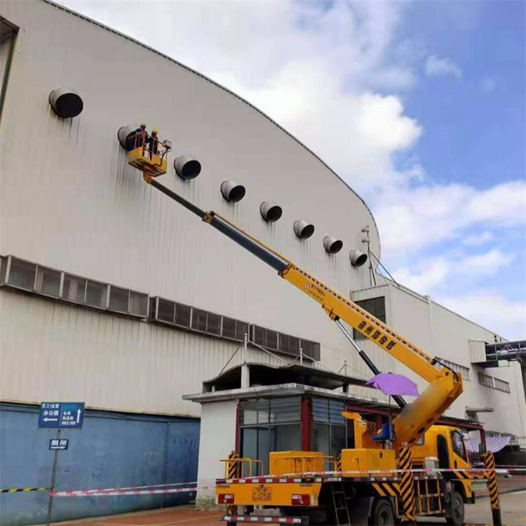 东凤镇高空作业车出租服务：专业广告牌安装解决方案